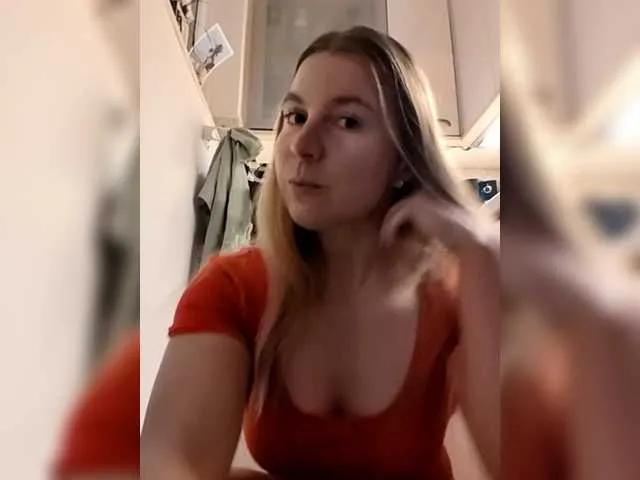 Sarahrose from BongaCams