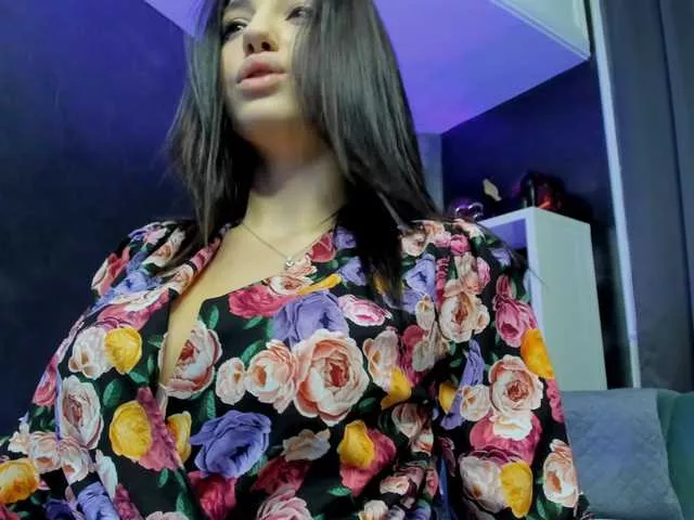 ShineAlice from BongaCams