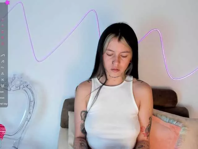 Silvanapage from BongaCams