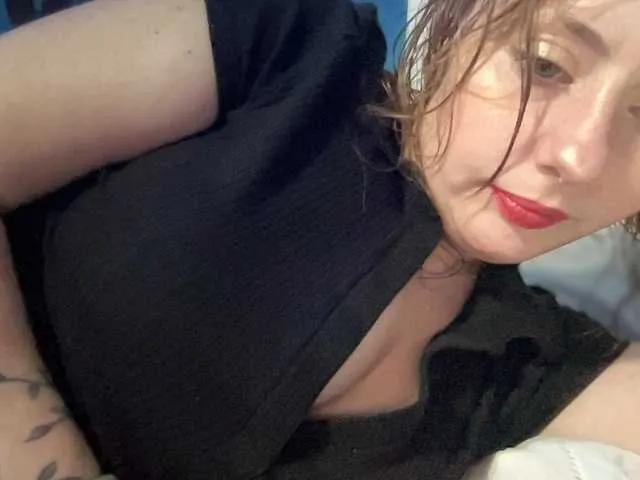 skarlett-rose from BongaCams is Freechat