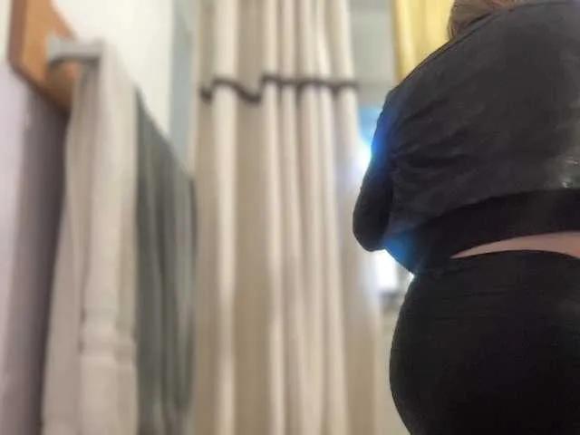 skarlett-rose from BongaCams is Freechat