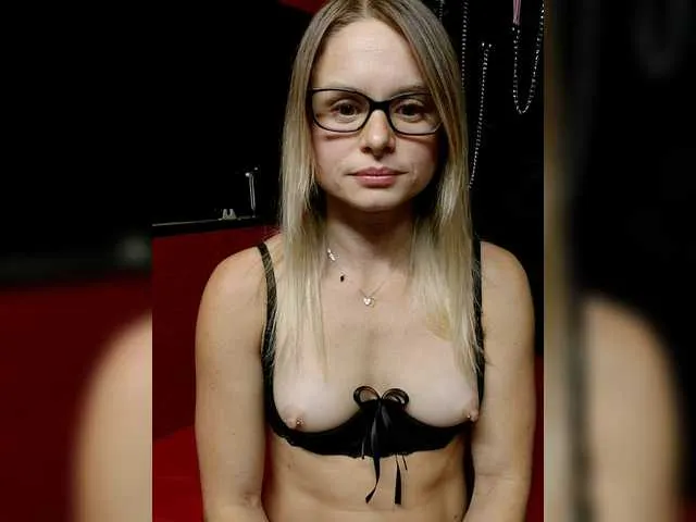 Slavelolaa from BongaCams is Freechat