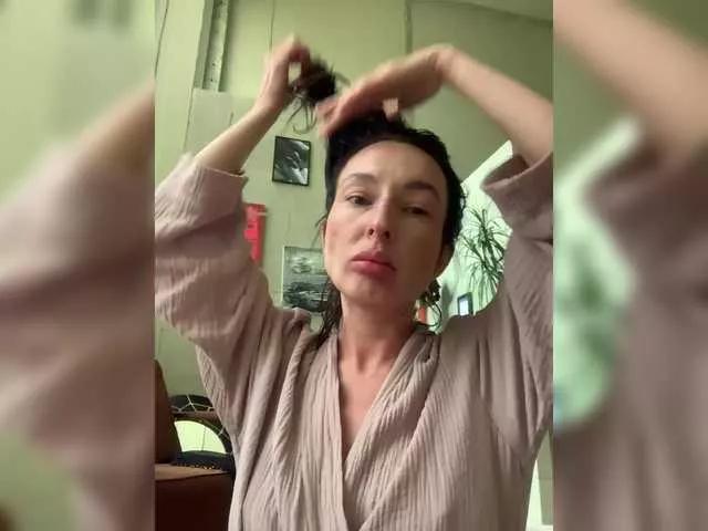 Sluska1 from BongaCams