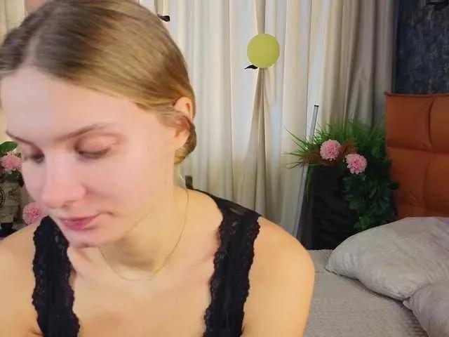 SoftBliss from BongaCams is Freechat