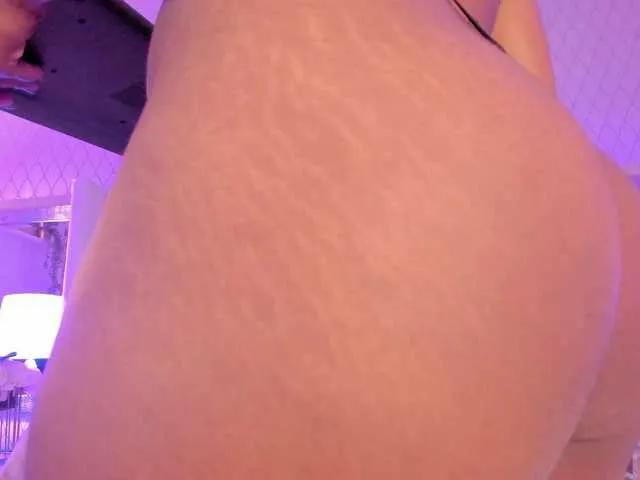 SophiaSmiiths from BongaCams is Freechat