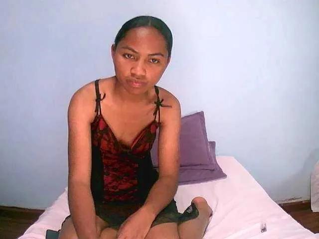 Squirtgirl69 from BongaCams is Freechat