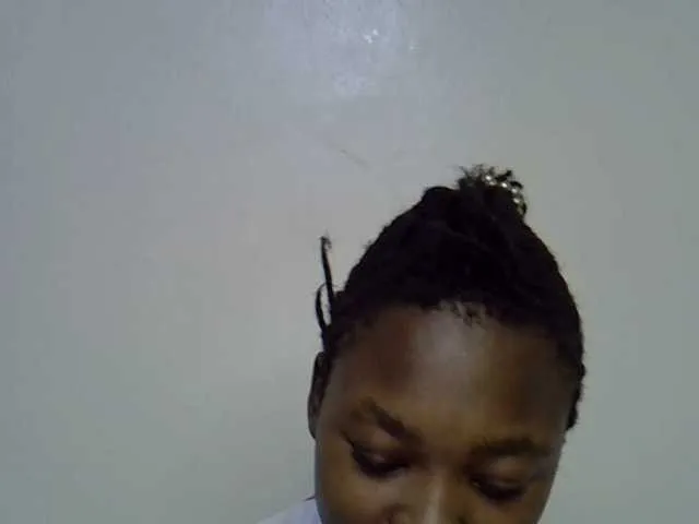 sweet-luna1 on BongaCams 