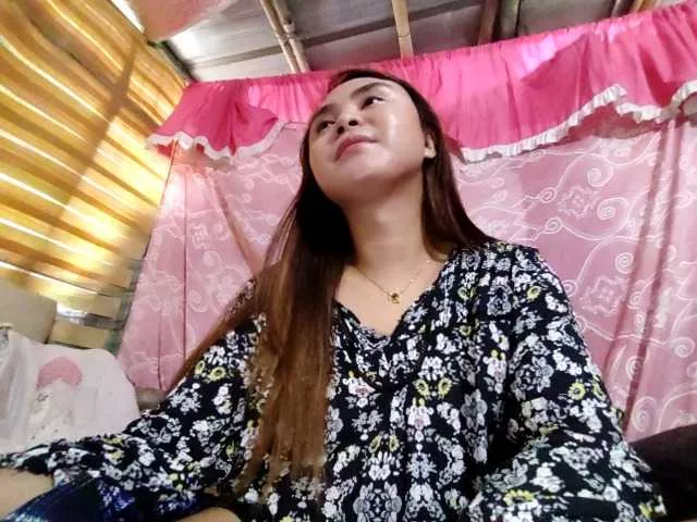 Sweetdreamslea from BongaCams