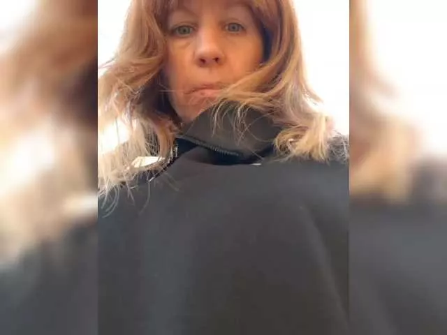 SweetPussy25 from BongaCams