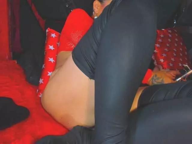Girls: try live performances with matured performers, from dancing to quirks, in a variety of beautiful sex cams.
