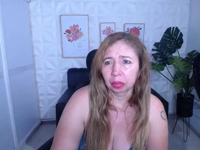 Valentina-mature from BongaCams is Freechat