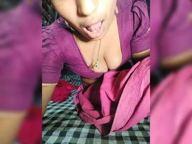 Villagequeen from BongaCams