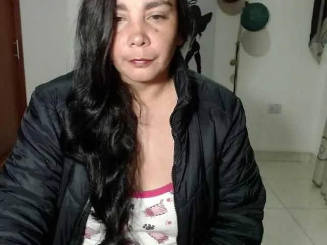 Vivian-milf-paint from BongaCams