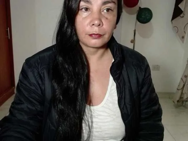 Vivian-milf-paint from BongaCams