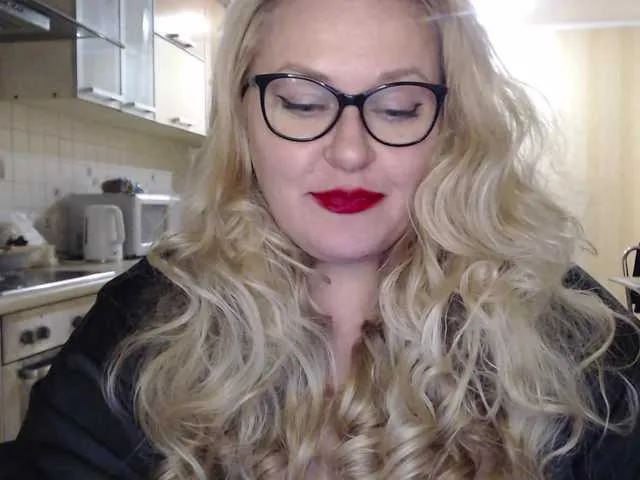 WifeyNusha from BongaCams