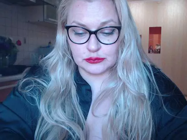 WifeyNusha from BongaCams