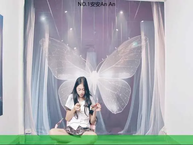 wow-pretty from BongaCams is Freechat