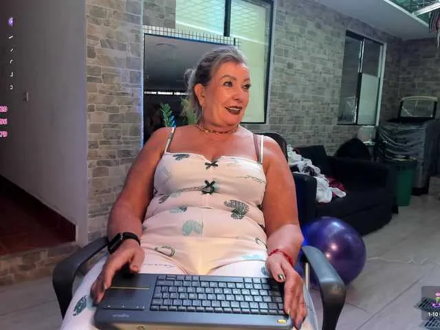 Xcarlet1 from BongaCams