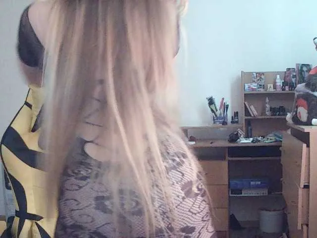 Xrisa from BongaCams