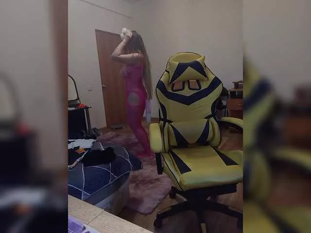 Xrisa from BongaCams