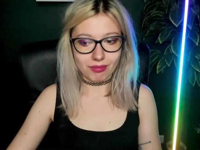 xxHeidiLove from BongaCams