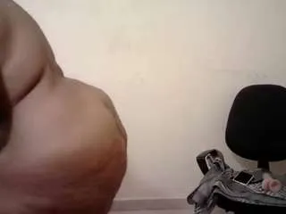 abrilhotty from CamSoda