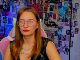 alisa-more from CamSoda is Freechat