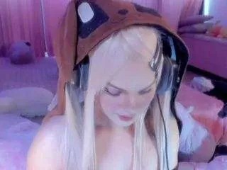 Angelica-gin from CamSoda