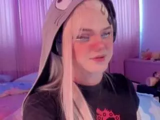 Angelica-gin from CamSoda