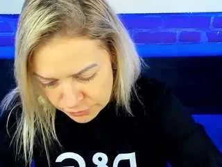 Annasnow99 from CamSoda