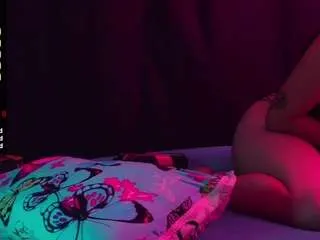 Aria69curly from CamSoda