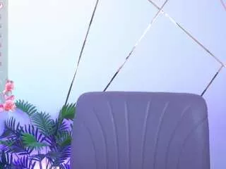 B3llaspring from CamSoda