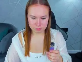 betty-rosy on CamSoda 