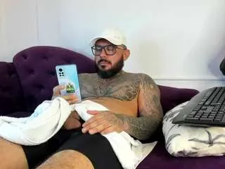 bigcock-jhonny from CamSoda is Freechat