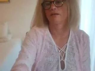 Blondecougar from CamSoda