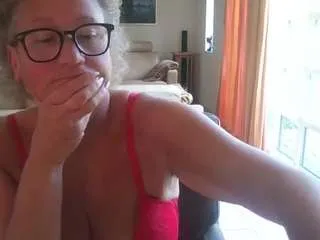 Blondecougar from CamSoda