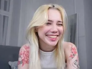 blue-bow from CamSoda is Freechat