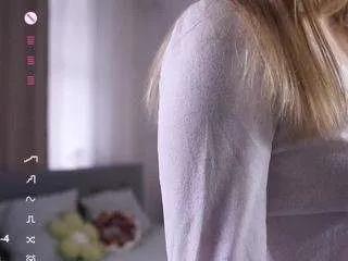 blue-bow from CamSoda is Freechat