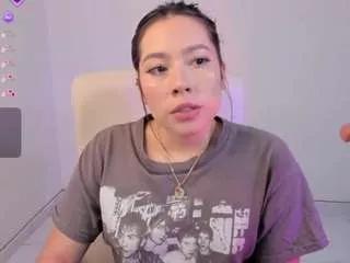Bubble-gum from CamSoda