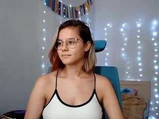 carinabatton from CamSoda is Freechat