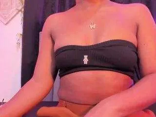 Cloeesaenz from CamSoda