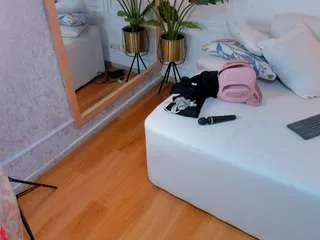 dafnne-hills from CamSoda is Freechat