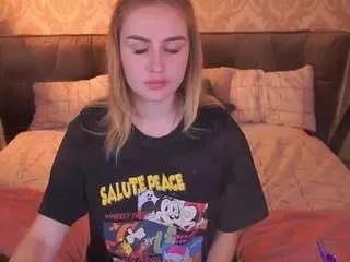 Divinejaass from CamSoda