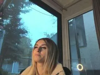 ella-vee from CamSoda is Freechat