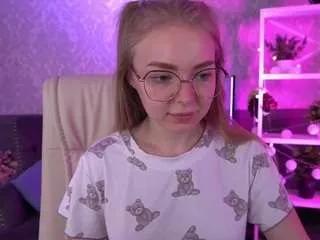 emilysunshines from CamSoda is Freechat