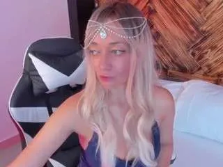 emma-collsonn from CamSoda is Freechat