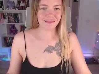 Emmy-bryan from CamSoda