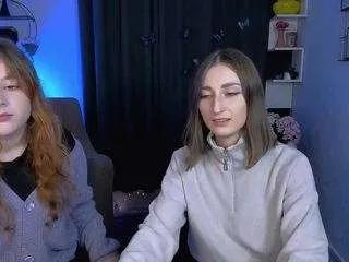 esma-shine from CamSoda is Freechat