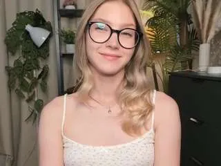 Esmagreaves from CamSoda