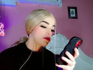 Evaamooree from CamSoda